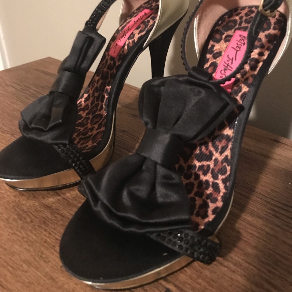 Betsey Johnson Bow stilettos